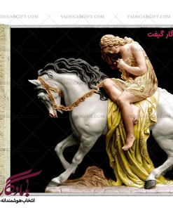 تابلو فرش ماشینی طرح تندیس نجیب برهنه کد t02 - یادگار گیفت