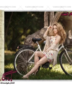 تابلو فرش ماشینی طرح دوشیزه و دوچرخه کد d10 | یادگار گیفت