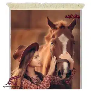 تابلوفرش ماشینی طرح دوشیزه و قهوه ای2 کد D22-1