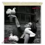 تابلو فرش ماشینی طرح دوشیزه و کبوتر کد d34-1