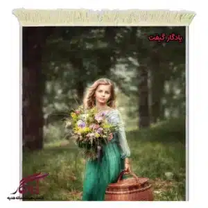 تابلو فرش ماشینی طرح دوشیزه گلفروش کد d48-1