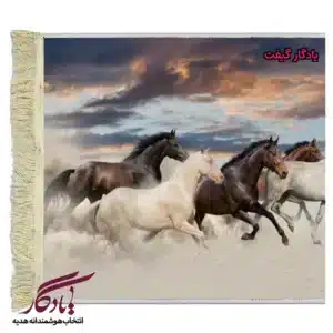 تابلو فرش ماشینی طرح حیوانات تاخت و تاز کد h28-1