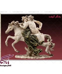 تابلو فرش ماشینی طرح تندیس اسب آرزوها کد t16 - یادگار گیفت